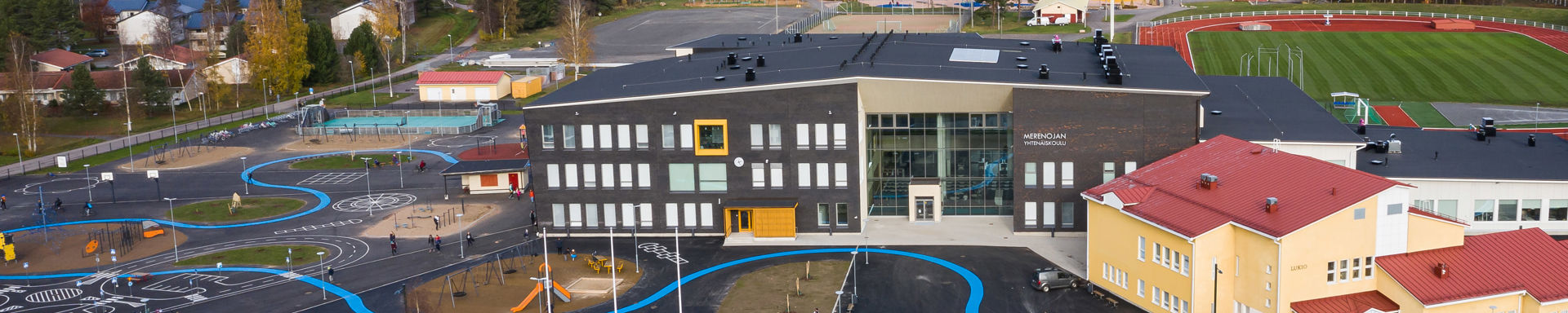 Ilmakuva Merenojan yhtenäiskoulusta ja lukiosta.